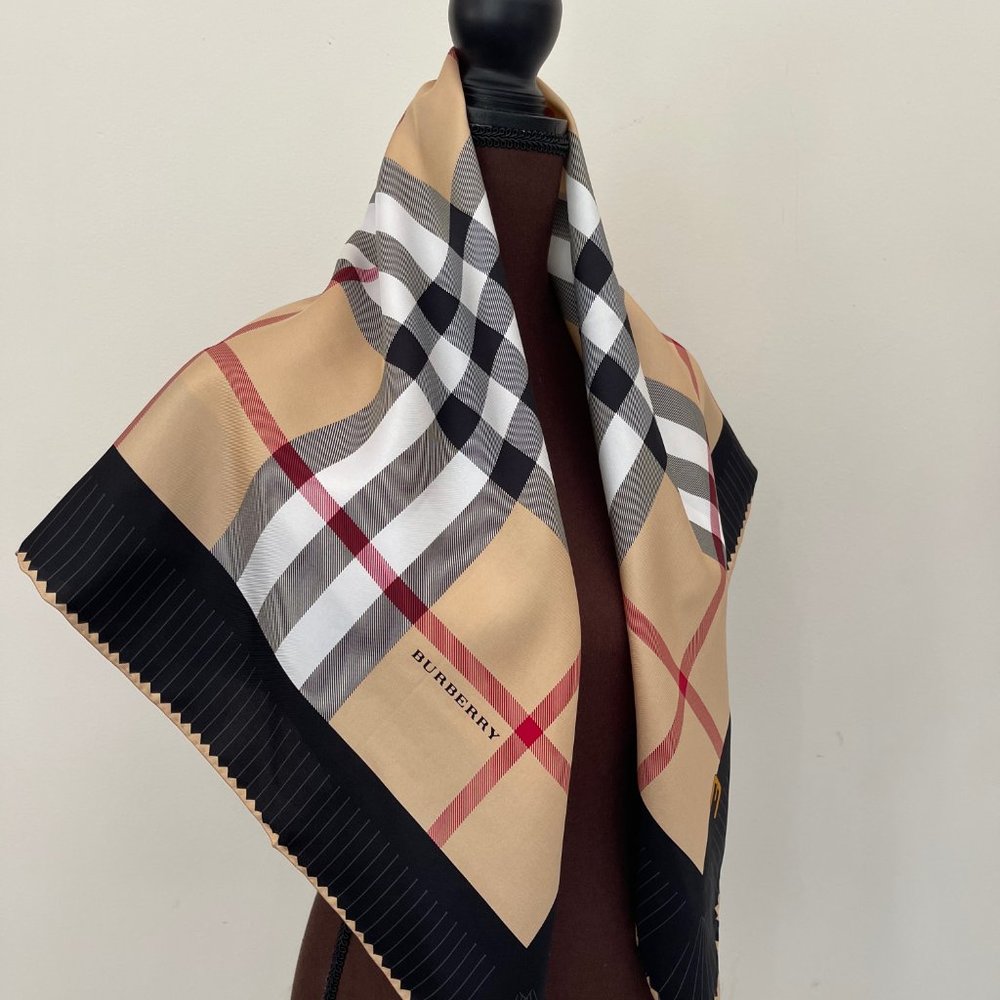 NWT Burberry Scarf House Check Beige Black Border Silk Scarf Wrap - Picture 6 of 16